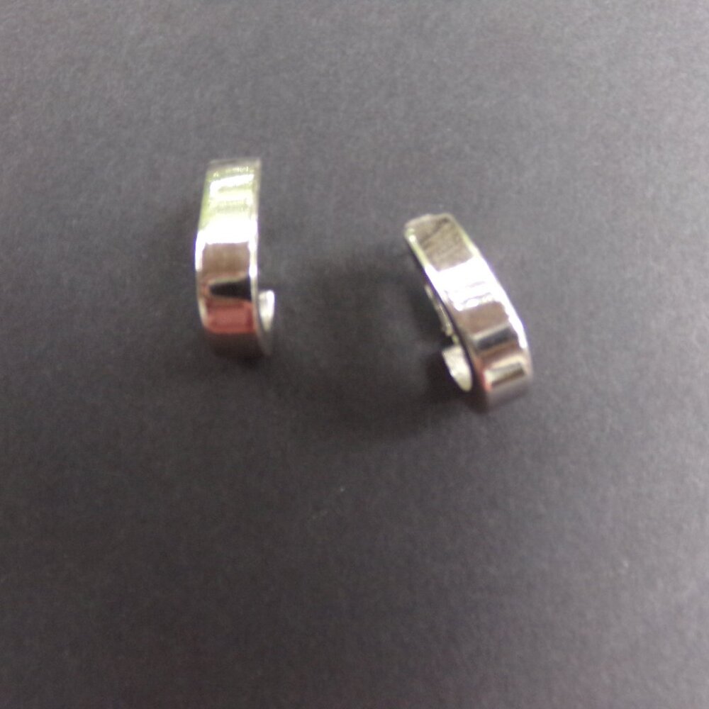 Vintage Crown Trifari Oval Hoop Clip On Back Chunky Silver Tone Earrings 1''